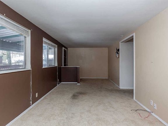 4th image of 1404 S Colby Ave