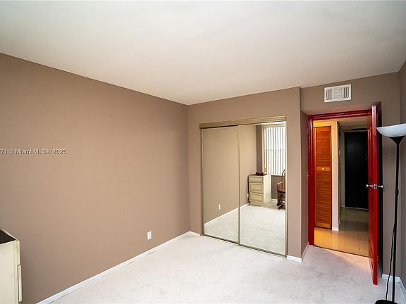5th image of 2751 Taft St APT 110