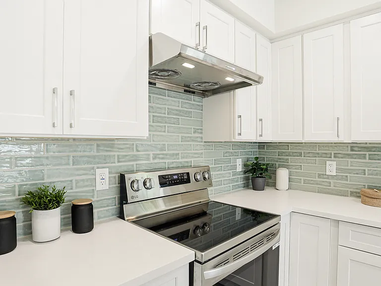 3938 S Victoria Ave — Photo 13