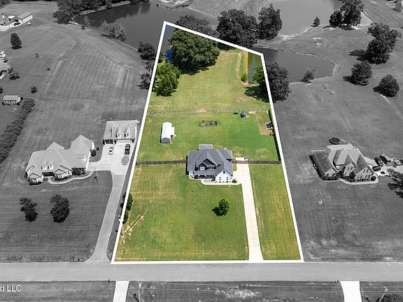 2nd image of 163 Oak Manor Dr