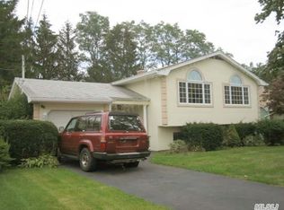 1515 Victoria St, Baldwin, NY 11510