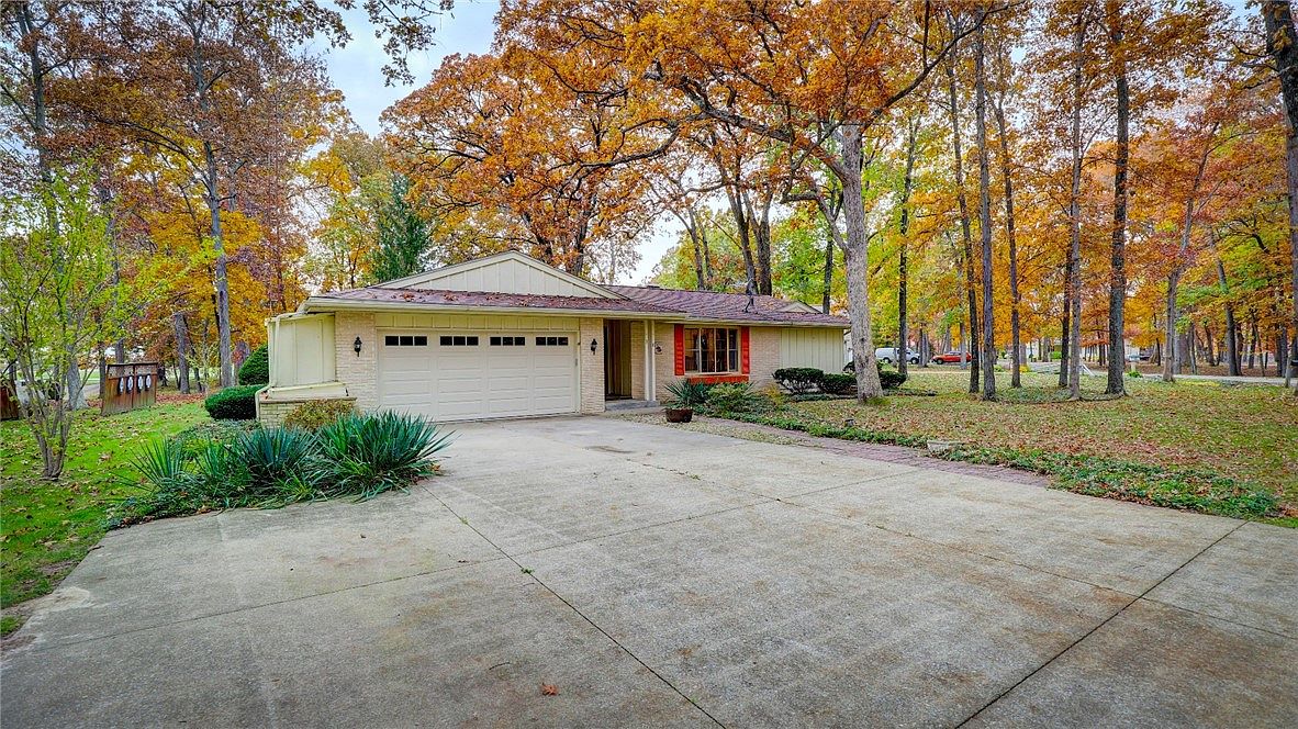 38 Beyers Lake Est, Pana, IL 62557 Zillow