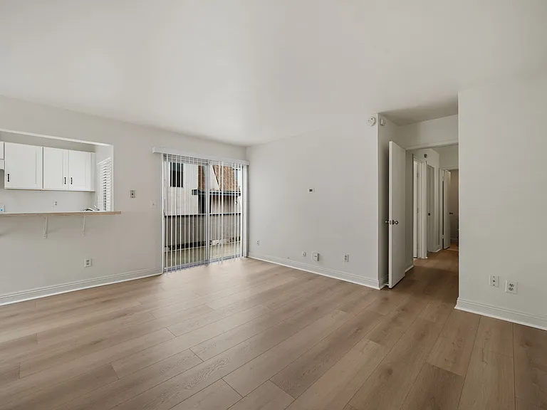 3266 Ashford St #K — Photo 8
