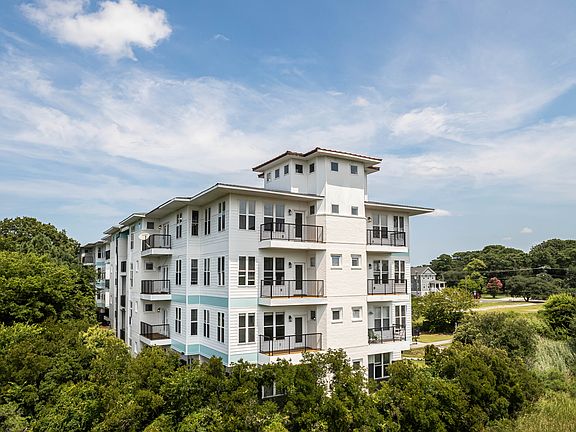 5th image of 2221 Pretty Lake Ave #3B-2Ba-1650Sqft