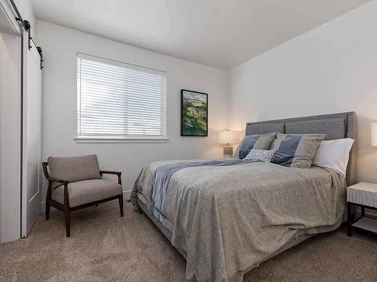 Olivia Apartments — Photo 38