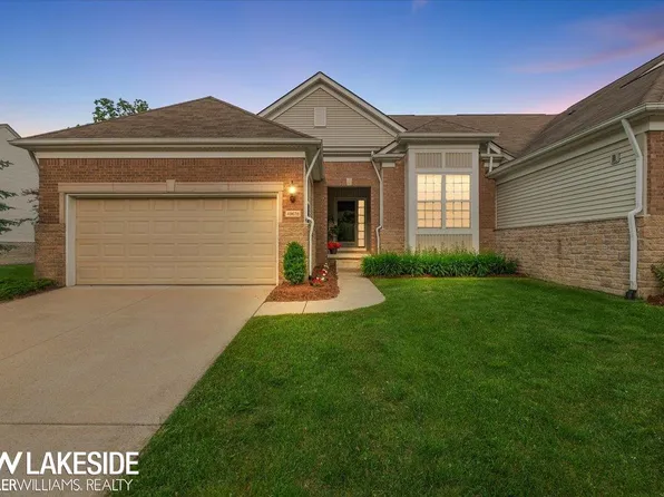 49676 Broadacre Dr, Macomb, MI 48042