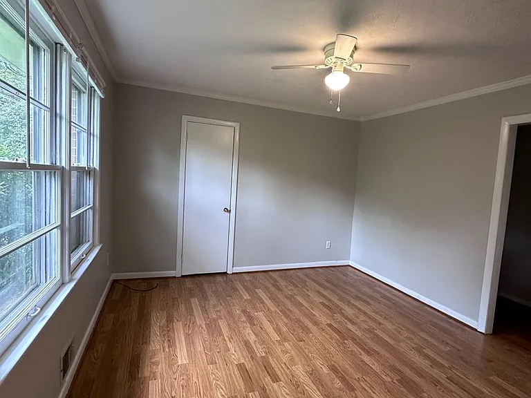 205 West Ave NW — Photo 8