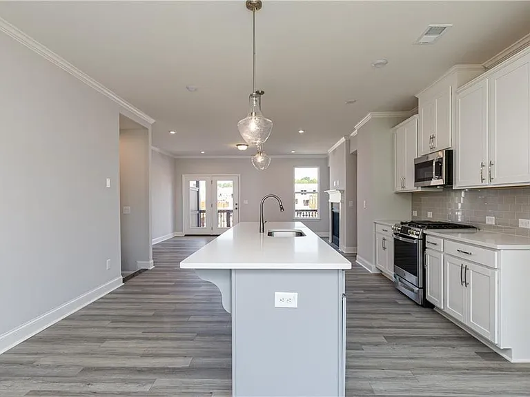 1337 Creekside Cir NW — Photo 2