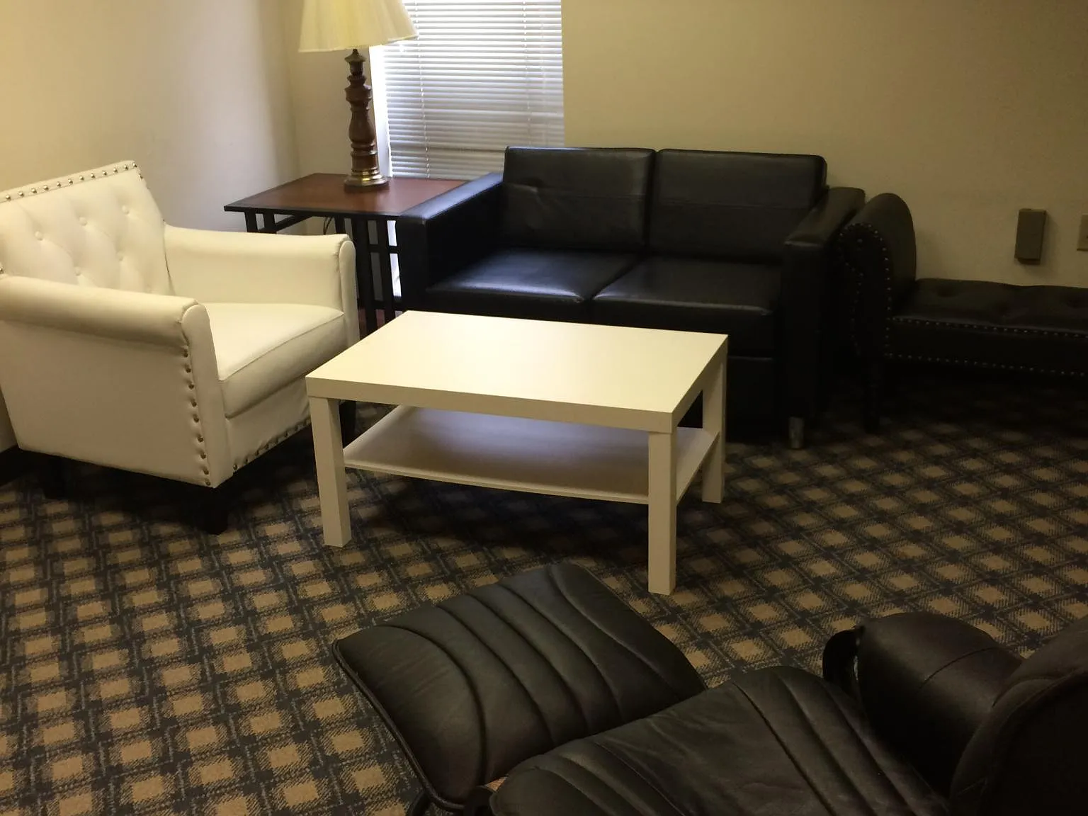 1 bed, 2.5 bath, $750 — Photo 2