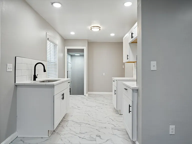 McCormick St — Photo 14