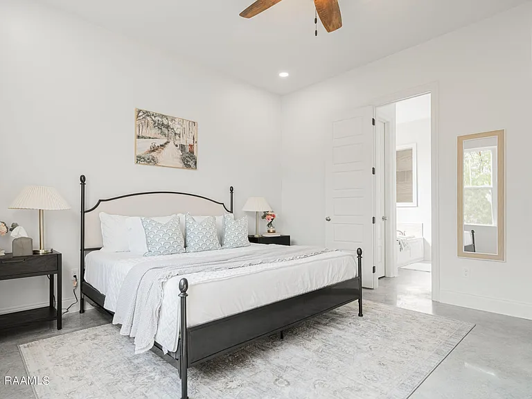 404 E Martial Ave — Photo 10