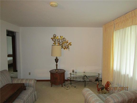 4th image of 659 Southcrest Dr