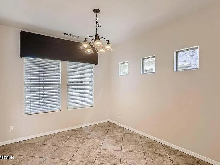 2039 W Kathleen Rd — Photo 6