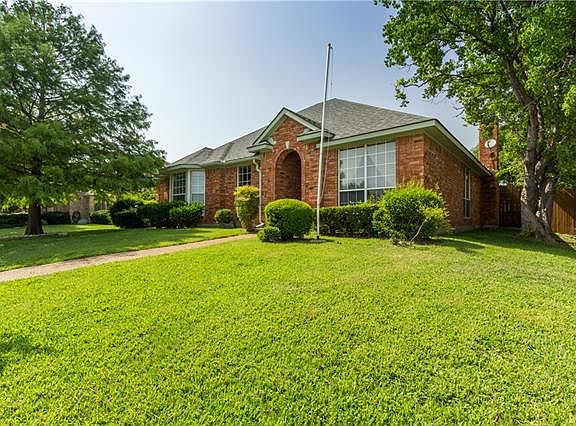 2nd image of 1501 Waterford Dr
