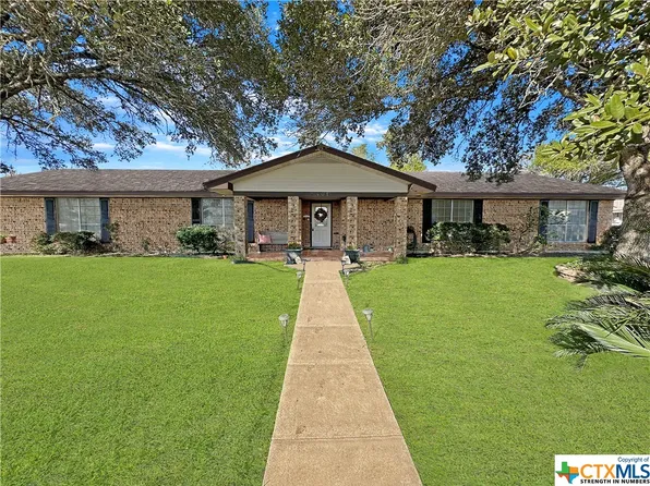 401 E Anderson St, Schulenburg, TX 78956