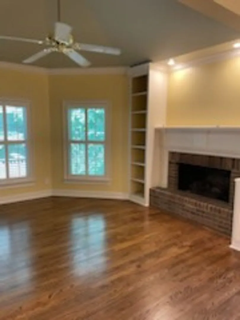 Single Family Home — Photo 3