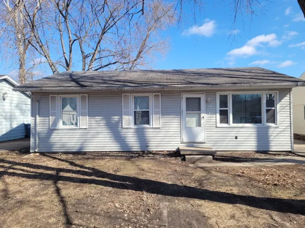 1832 Stonehenge Rd, Springfield, IL 62702