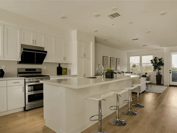10942 Champions Ln, Los Alamitos, CA 90720