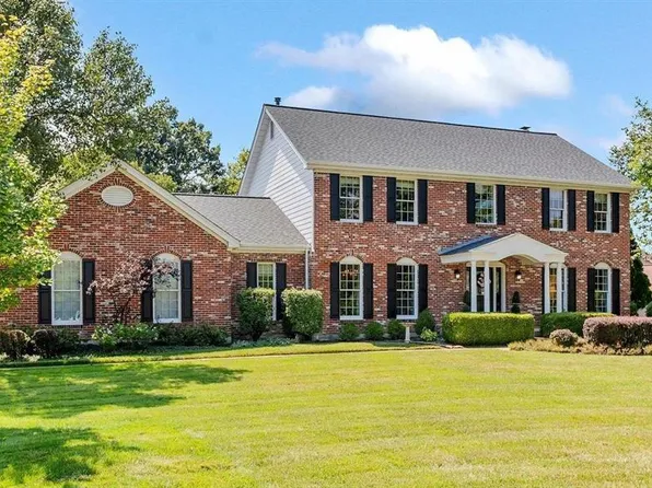 1701 Ashford Oaks Ct, Glencoe, MO 63038