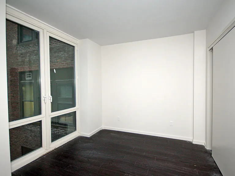 235 E 44th St #18A — Photo 5