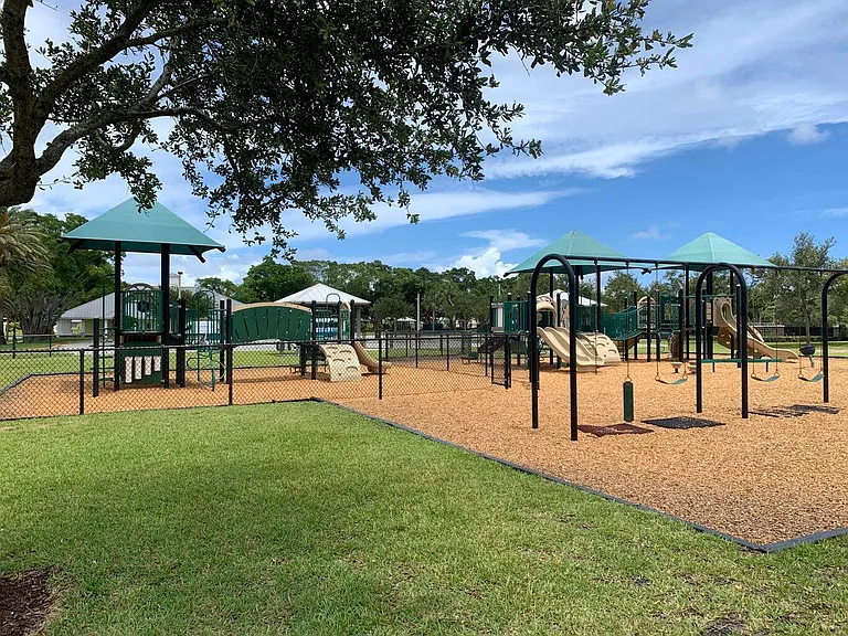 517 Gulf Rd — Photo 47