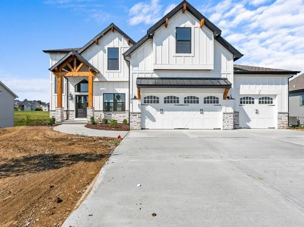 4726 NW Sienna Rdg, Riverside, MO 64150