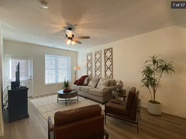 3027 W Cardinal St — Photo 11