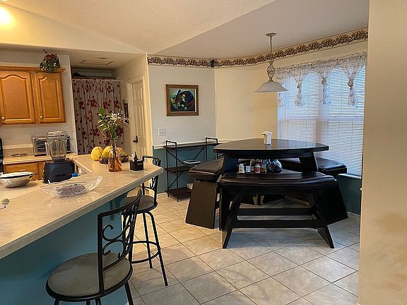 5th image of 356 SW Miracle Ct