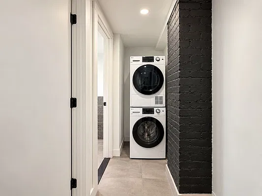 Laundry, photo 1