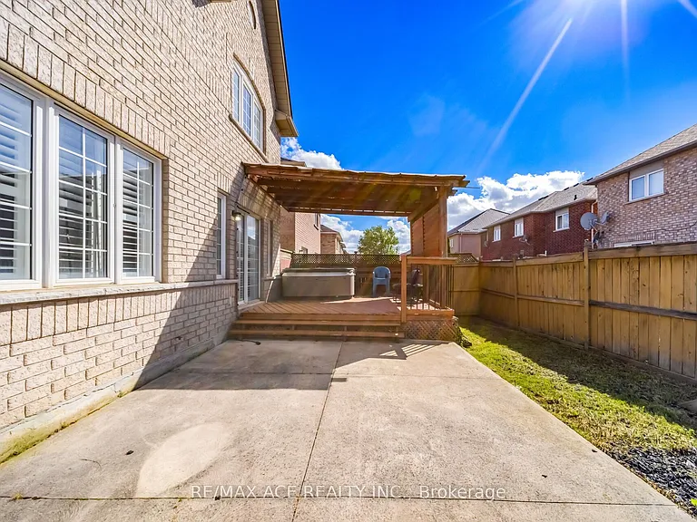 86 Treasure Dr #MAIN — Photo 44