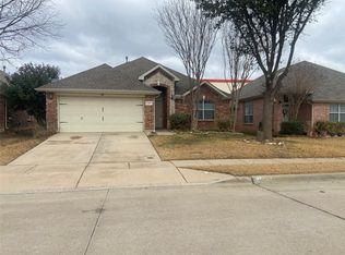 7247 Kentish Dr, Fort Worth, TX 76137
