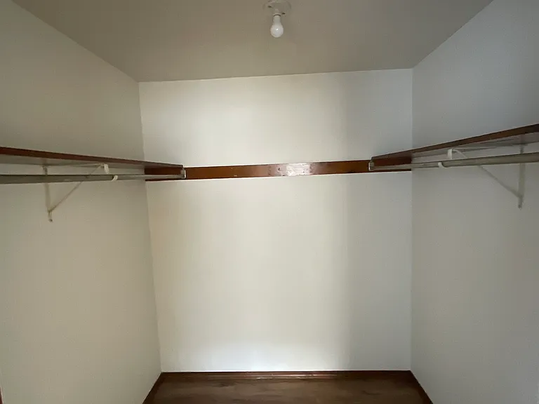 324 S. Locust Street — Photo 9