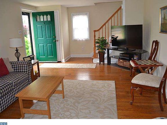 5th image of 403 Benson Ave