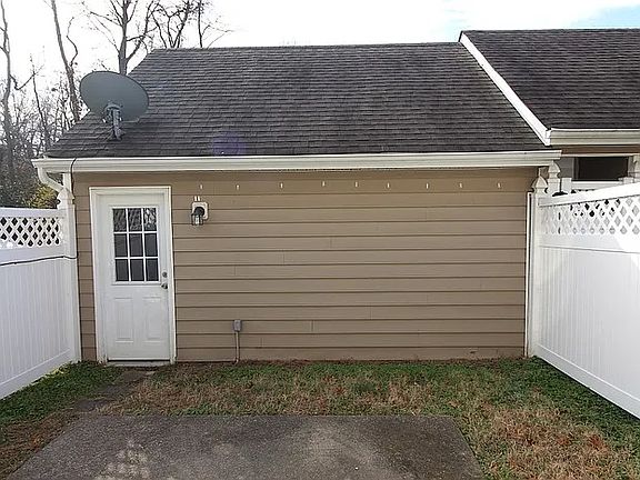5th image of 7850 Heaton Way