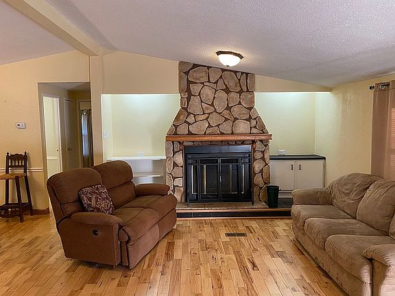 LIVING ROOM FIREPLACE