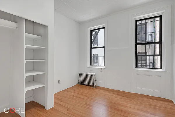 Rented by CORE | media 12