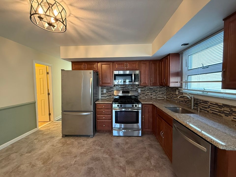 1st image of 160 Serrell Ave #1F