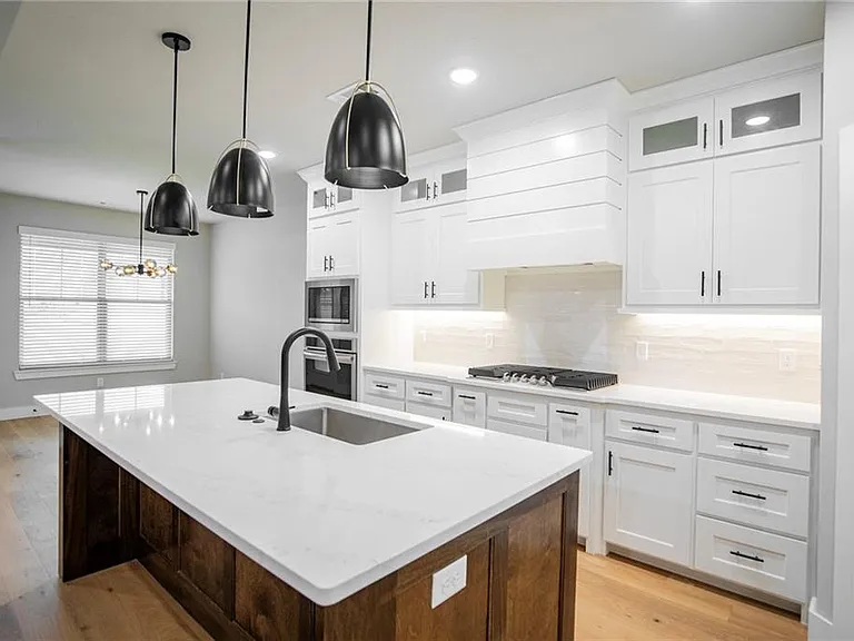 7843 Range Ave — Photo 8