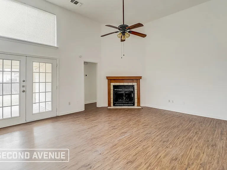 8802 Briarwood Dr — Photo 6
