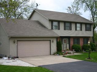 4832 S Lake Camelot Dr, Mapleton, IL 61547