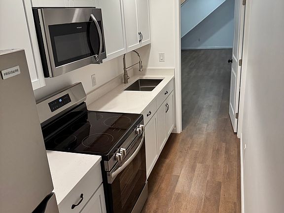 Fully updated kitchen