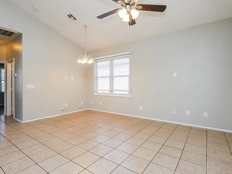 2121 E Huntington Dr — Photo 7