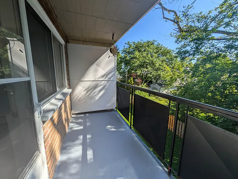 2B Arlington Ave #309 — Photo 13