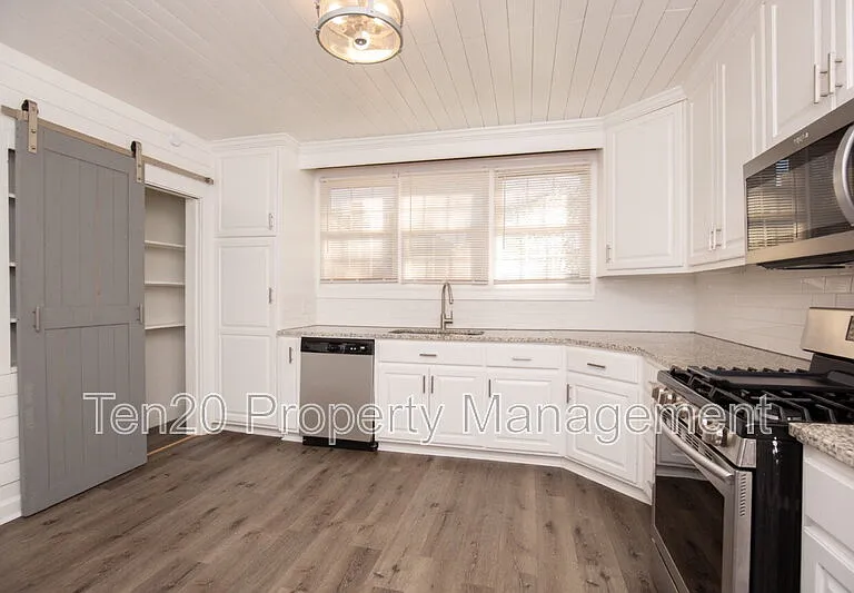 3615 Phelts Dr — Photo 10