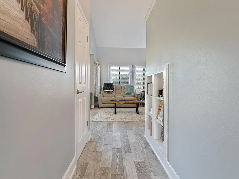 800 Bay Dr #10 — Photo 17