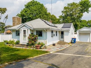 14 Ocean Ave, Fairhaven, MA 02719