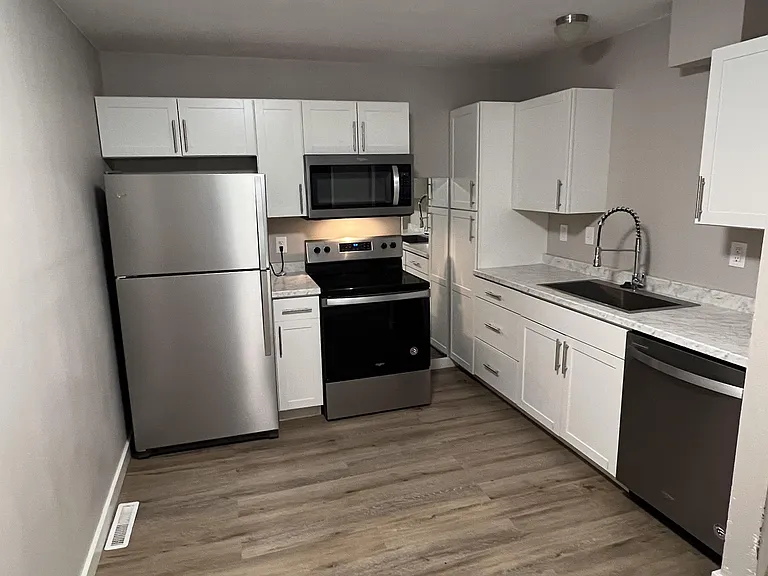 222 SE 101st Rd #4 — Photo 5