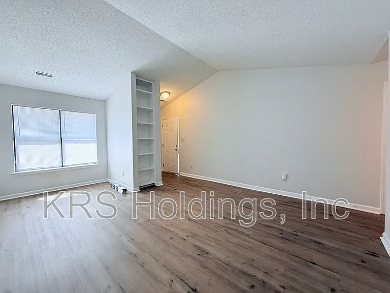 612 Kendall Dr — Photo 5