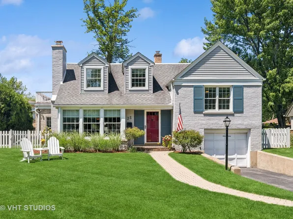 35 Williamsburg Ln, Evanston, IL 60203