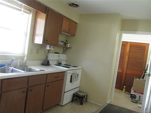 5th image of 16 S Washington St